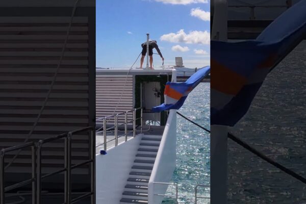 U-81's Bold Stern & Beach Club! Lux pur în Gibraltar. Cine este pregătit pentru această viziune? ✨