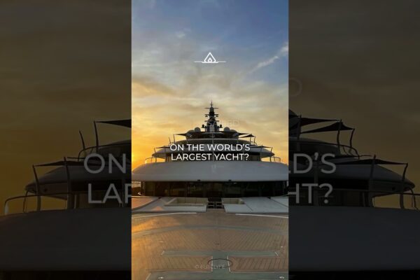 Experimentați epitomul luxului cu Yacht Flying Fox! 🌊