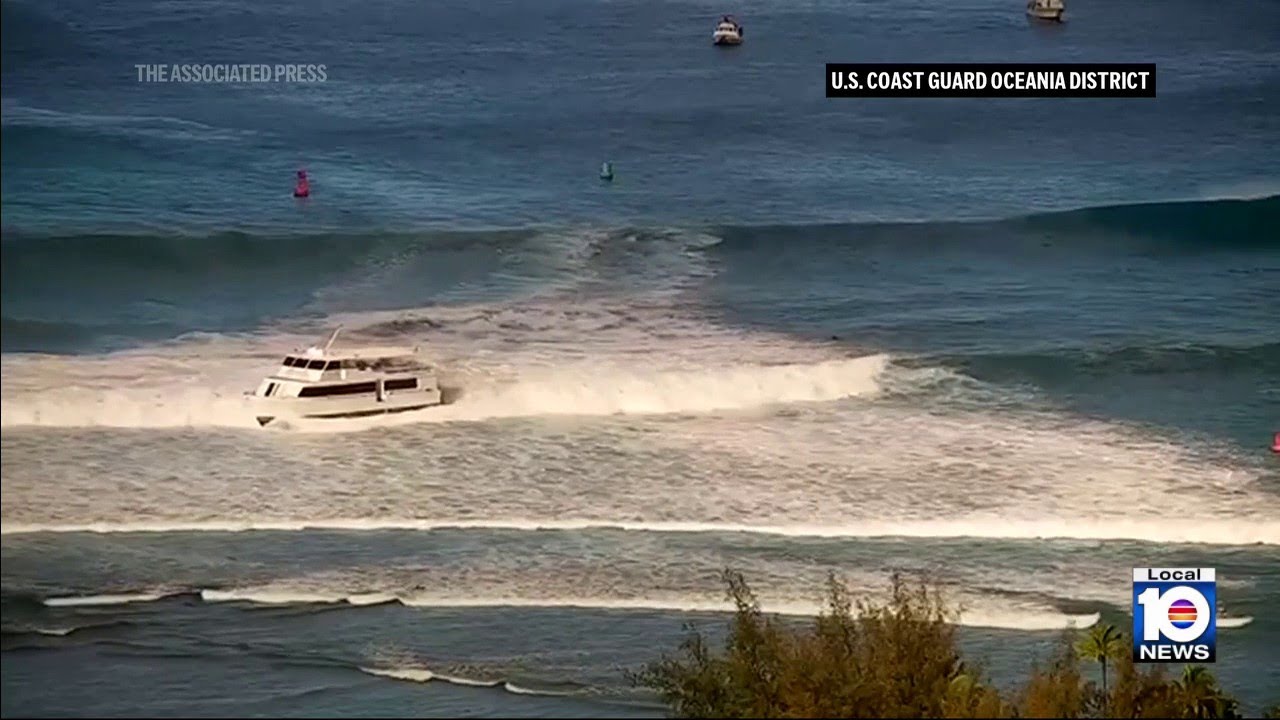 Yacht se desfășoară în Surf High în Hawaii