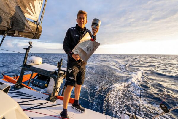 Echipa Malizia | Știri la bord | Ocean Race Europa | Leg 2 | Ziua 3 | Feedarea cu barca #1