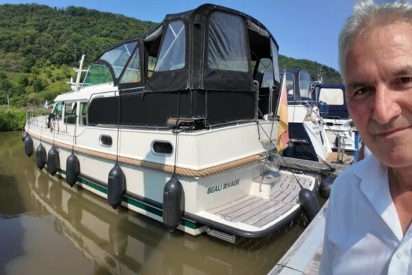 Yacht la prețul unui autovehicul LENSSEN GRAND STURDY 40.9 'Beau Rivage' în turneu