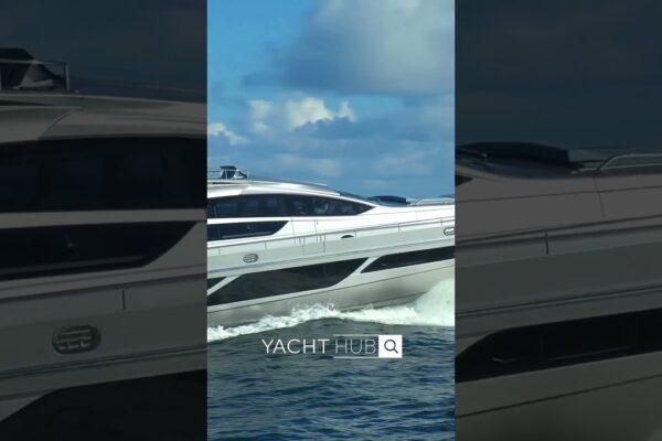 Unul dintre preferatele noastre la Haulover Inlet! Incredibilul Pershing 9x!