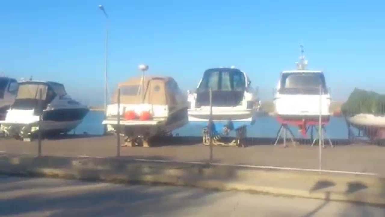 Gata de lansare a apei --- Yacht Port Constanta România