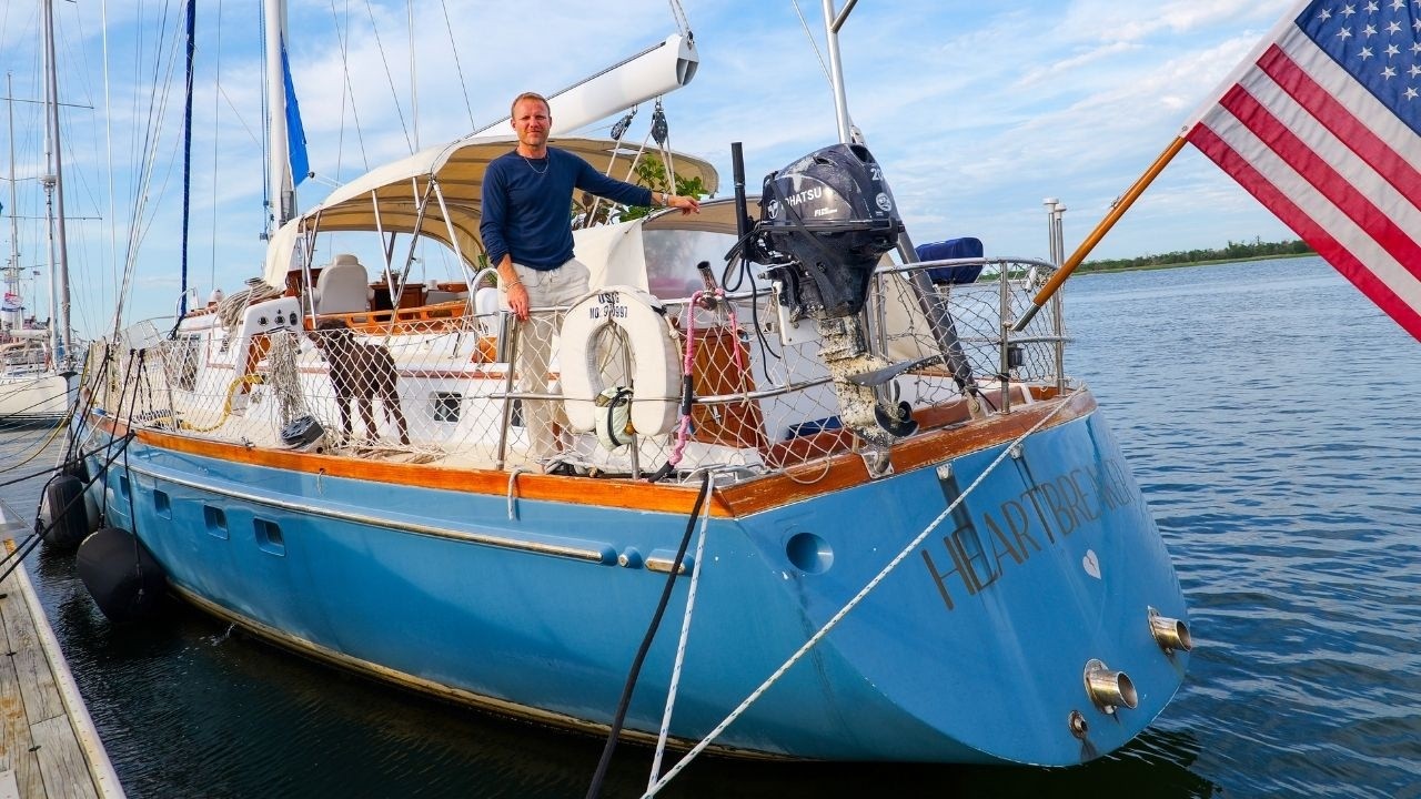 În interiorul unui superyacht vintage 1982 - Turul complet al Sailor Solo