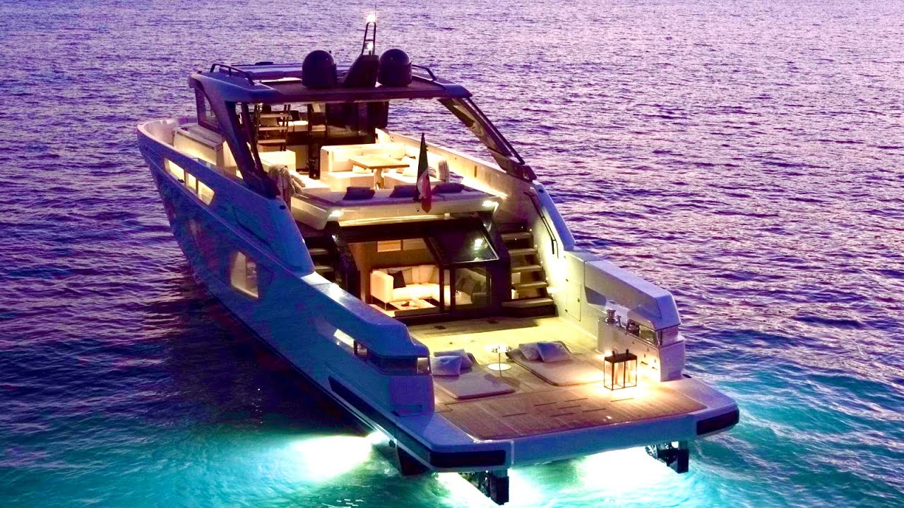 Tur de 3,8 milioane de euro: Bluegame BG74
