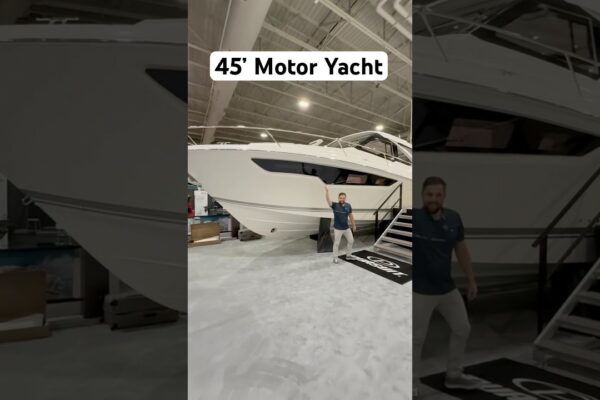 Turnește un lux de 1,7 milioane de dolari 45 'Motor Yacht Offshore Cabin Cruiser 2025 Pursuit OS 445