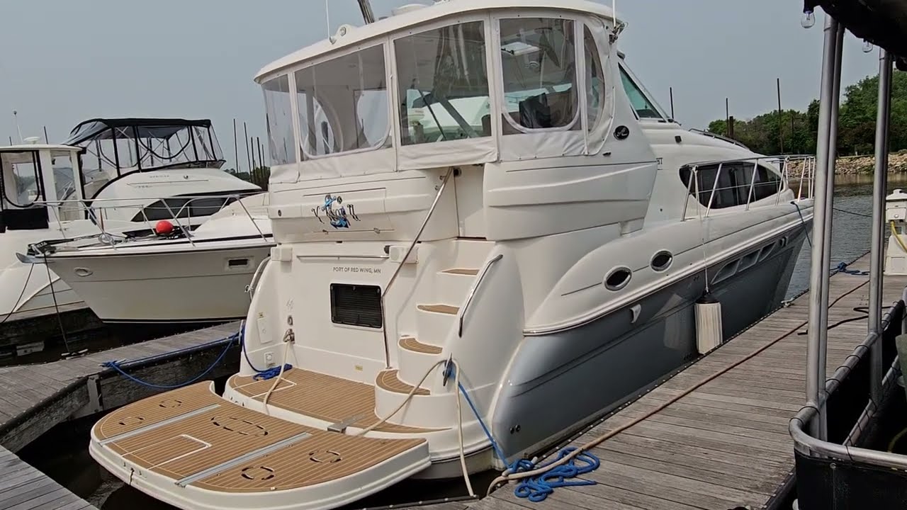 "Ultima Liveaboard? Sea Ray 40 Yacht îți va arunca mintea!" O barcă de lux sub 250.000 USD #BOAT