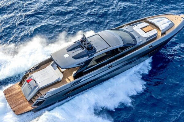 Tur de yacht de 8,5 milioane de euro: Otam 90GTS