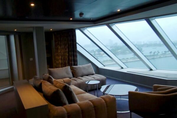 MSC Yacht Club Proprietars Suite 19001 pe MSC Seashore