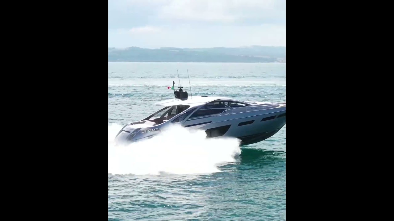 Yachts de lux - Pershing 7x: Fast este bun, mai rapid este mai bine - Ferretti Group