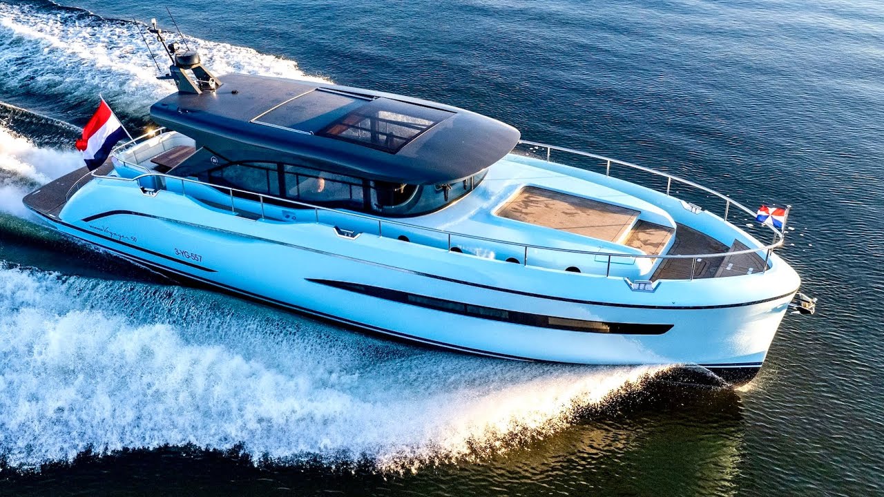 Tur de 1,5 milioane de euro: Van Den Hoven Voyager 50
