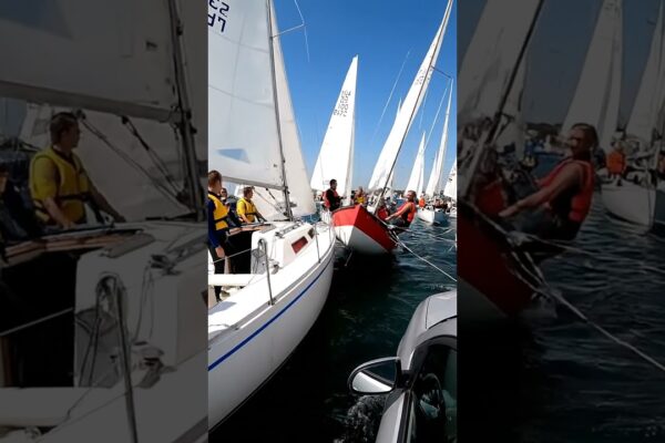 Doar un mic bender de apă pe apă! 💥 #Boating