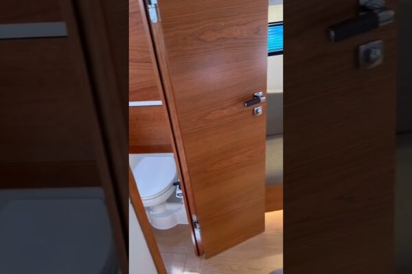 Un nou iaht zesty se află pe standul Hanse la Cannes - Hanse 590. #LuxuryyachtLife #sailing #yacht