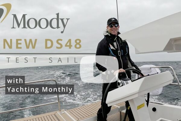 Moody DS48 Test Sail cu inspirație Marine și Yachting lunar