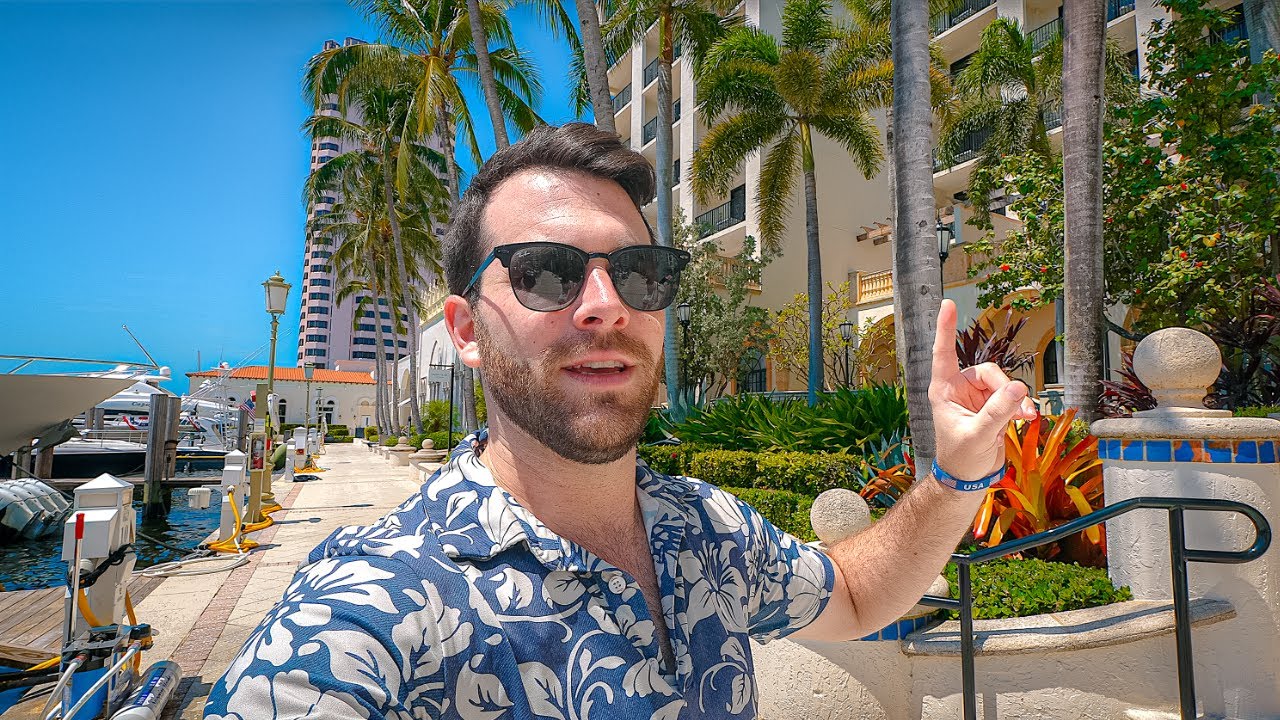 Verificând în clubul de iahturi de la Boca Raton. Unul dintre cele mai bune hoteluri din America de 5 stele