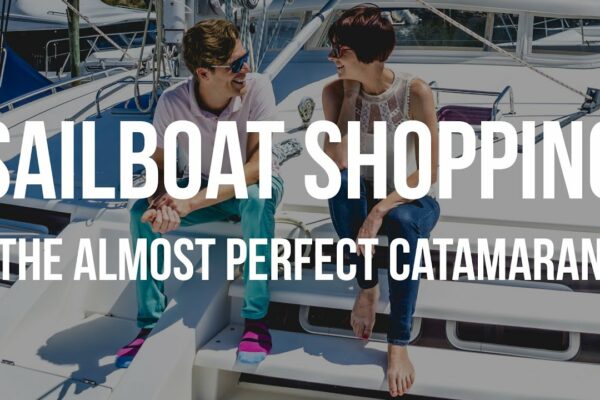 Cumpărături cu bărci cu pânze și catamaran aproape perfect