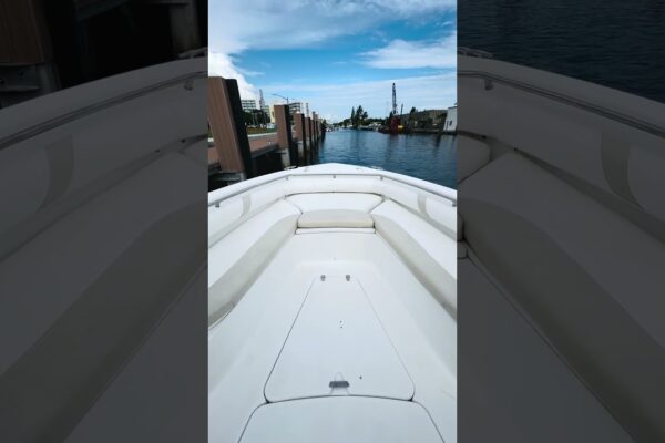 2004 Boston Whaler 320 ultraj | Yachting de top albastru
