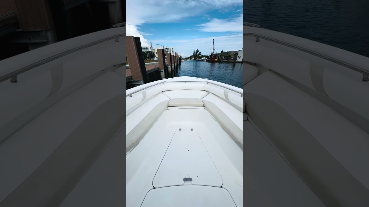 2004 Boston Whaler 320 ultraj | Yachting de top albastru
