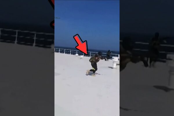 Iată cum navele de marfă se apără împotriva piraților