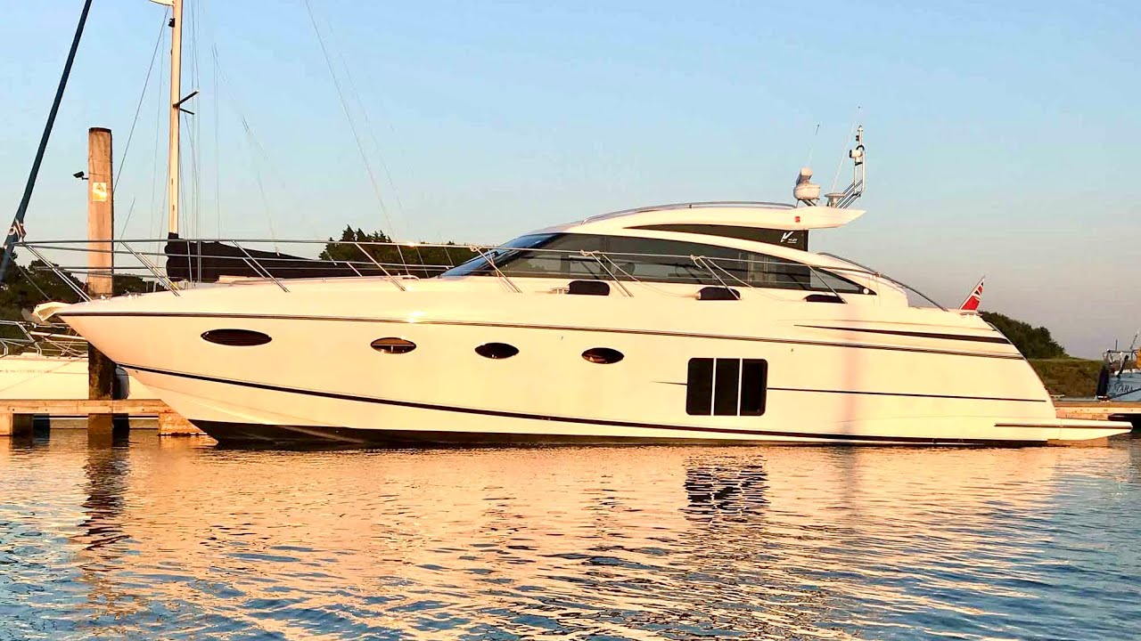 Tur de iaht de 500.000 GBP: Princess V52 2011