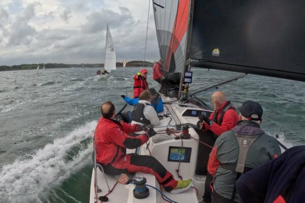 Nu rata cea mai rapidă tehnică de navigare în direcția vântului