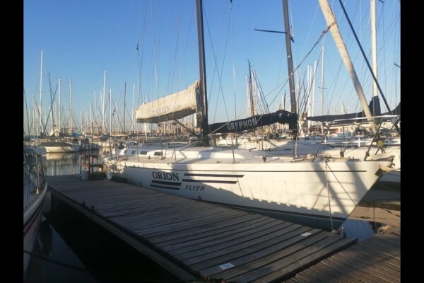 Mări calme și briză blândă | Navigați la bordul Orion Flyer Simonis 53 🌤️⛵