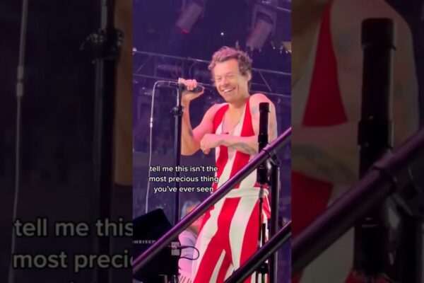 Harry Styles a uitat versurile și a făcut-o în continuare iconică! 😂❤️