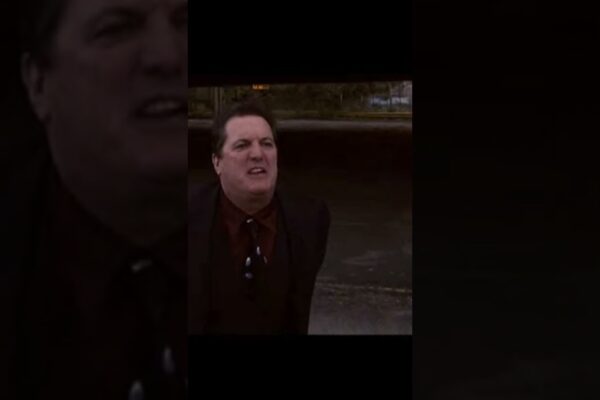 Ray Stevenson lovește un gangster în față cu crosa de golf Kill The Irishman #shorts #film #gangster