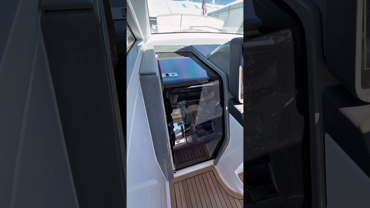 Partea 2 a Super Yacht-ului Valhalla 55 care a câștigat cel mai bun spectacol!