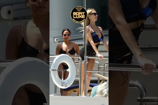 YACHTE SI BLONDE MIAMI