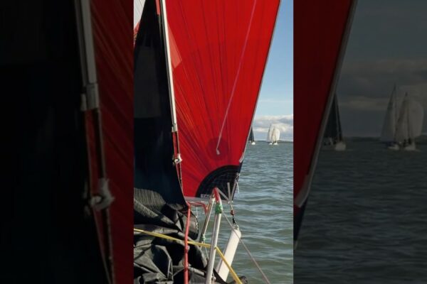 Experimentează URSH-ul unei adevărate curse cu barca cu pânze