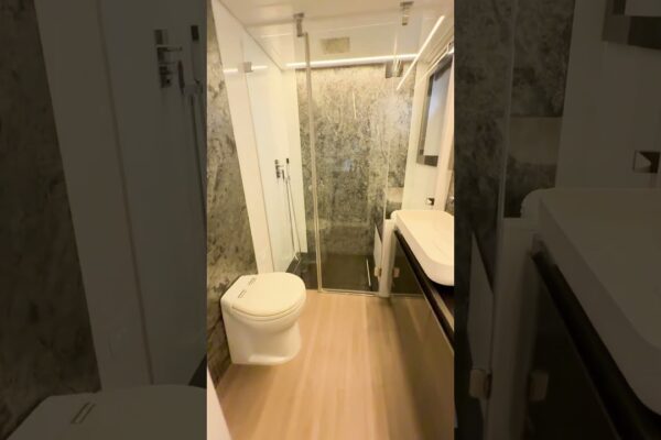 Puteți cumpăra acest iaht de 70 de picioare pentru 2 milioane USD