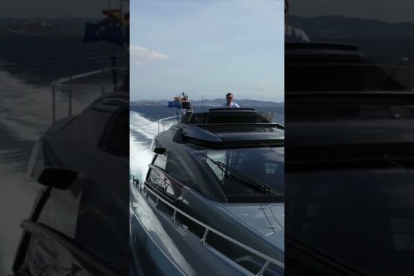 Iahturi de lux - Riva 66' Ribelle, interpretarea spiritului estetic al lui Riva - Ferretti Group