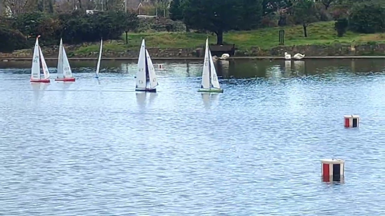 Eastbourne And District Model Yacht Club. Internă de un metru IOM Guy Fawkes Trophy Cursa 1. 2.11.2025