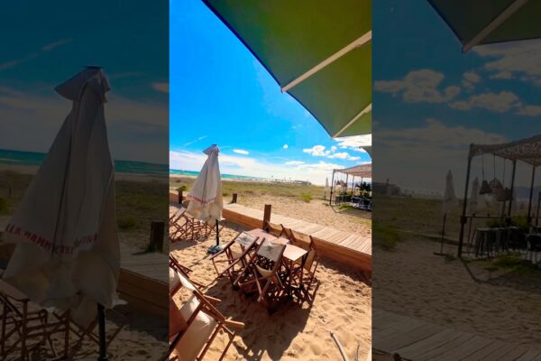 Plimbare pe plaja CASTELLDEFELLS DUPĂ CAZUL NOSTRU MSC YACHT CLUB WORLD EUROPA ÎN AUGUST