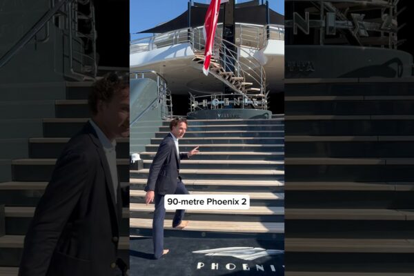 Faceți un tur al superyacht-ului de lux Phoenix 2 🔥