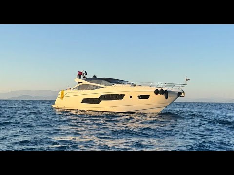 Iaht cu motor SUNSEEKER PREDATOR 80 de vânzare 2014 cu ore reduse de motor / prezentare a punților de tec noi