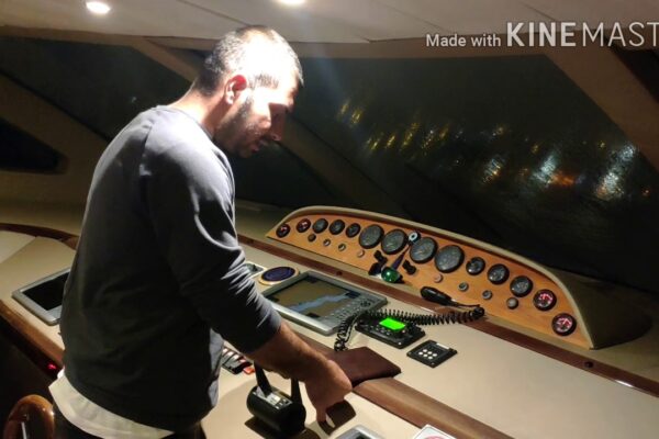 Manevră de iaht cu motor cu două mașini | Lecția teoretică 2