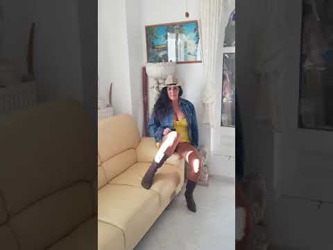 Pantofi roșii, fără chiloți 4
