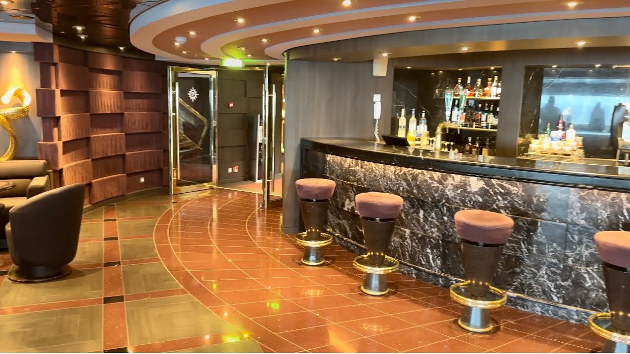 Magnificul tur al lounge-ului de top sail al clubului de iaht MSC Divina