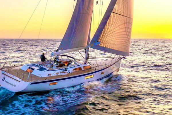 Tur de iaht de 4,5 milioane de lire sterline: Hallberg Rassy 69