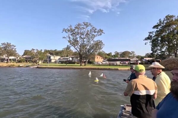Lake Macquarie West Radio Sailing Club Race 9 heat3 din punctaj de primăvară.