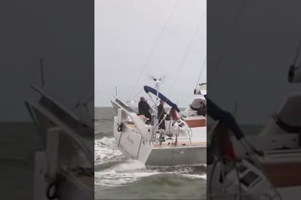 O privire rapidă asupra noului Boreal 56 #luxuryyachtlife #yachting #yachtlife #yachtinglifestyle #luxury