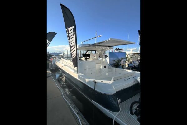 Intrepid Evolution 50 Yacht Tour – YachtBuying101.com