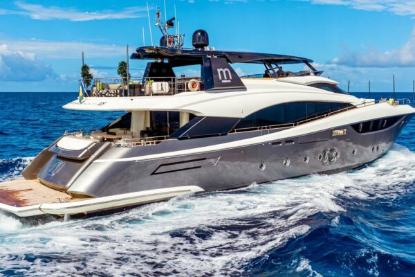 Tur superyacht de 6,9 ​​milioane de dolari: Monte Carlo MCY 105 2017