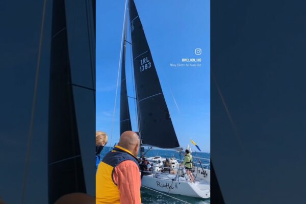 Volvo Dún Laoghaire Register 2025 Ziua 1 #voltage #dulvlin #rochie #vdlrrrr2025 #salmon