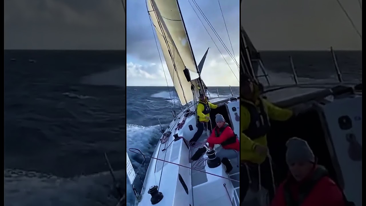 Schimbarea bruscă a vântului aproape șterge acest iaht 😳⛵ #oceanadventure #yachtracing #extremesailing