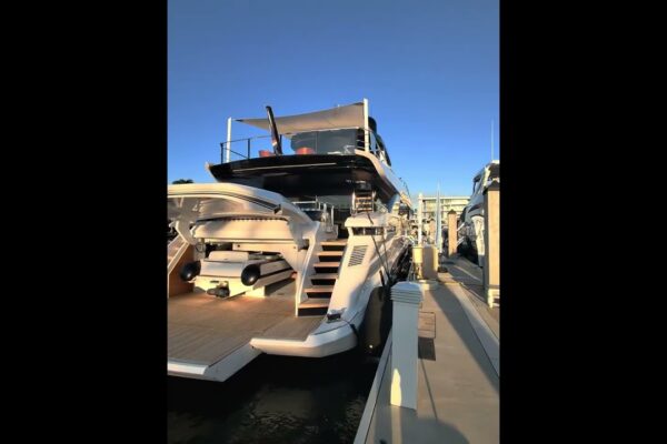 Mangusta GranSport 33 Sport Yacht – YachtBuying101.com