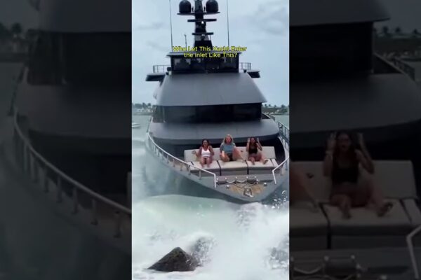 Cine a lăsat acest iaht să intre astfel la intrare? #yacht #adria