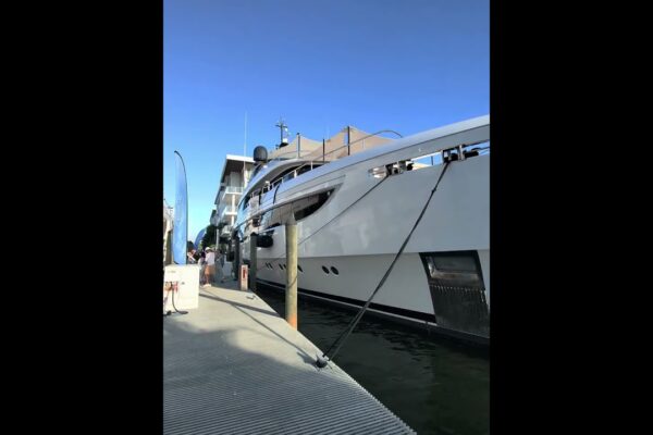 Benetti Oasis Contigo 40M Yacht Tour – YachtBuying101.com